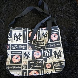 NY YANKEES CROSSBODY BAG